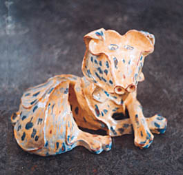 Prinsje, hondje klei en glazuur,